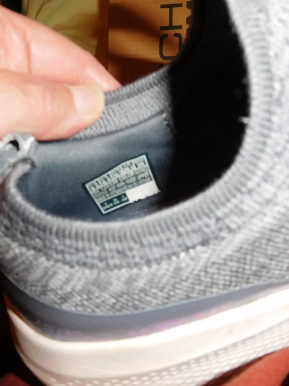 9.5M SKECHERS GO RUN ELEVATE -INDIGO IN GRAY/GREEN WOMENS